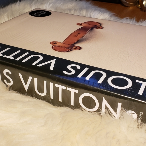 Louis Vuitton Birth of Modern Luxury Coffee Book - Picture 6 of 9